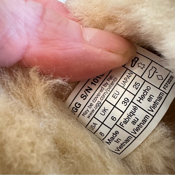 UGG Classic Mini II Women's Boots Size 8 Chestnut - Picture 9 of 11